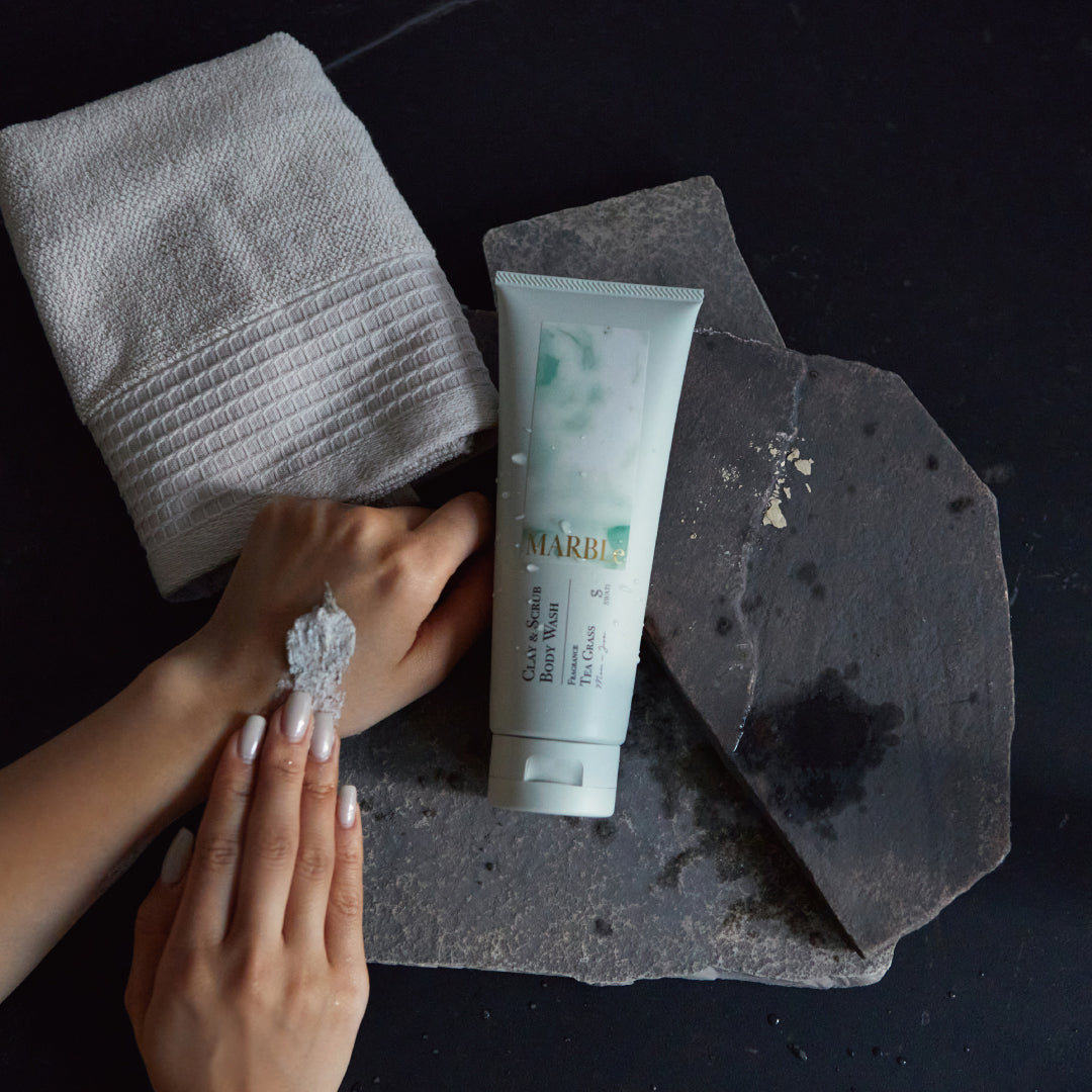 CLAY & SCRUB BODY WASH+RAW BODY MILK & BATH (TEA GRASSの香り)