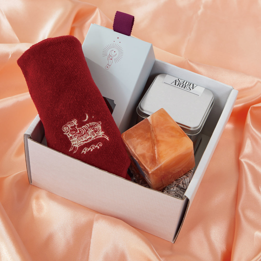 《牡羊座 COSMIC BOX》石鹸&LUCKY AMULET TOWEL