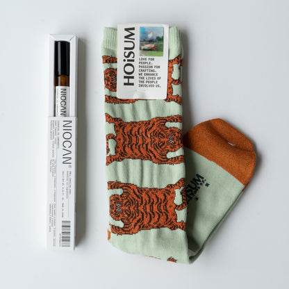 【数量限定】NIOCAN & HOiSUM《タイガー2024ソックス(25-28cm)》