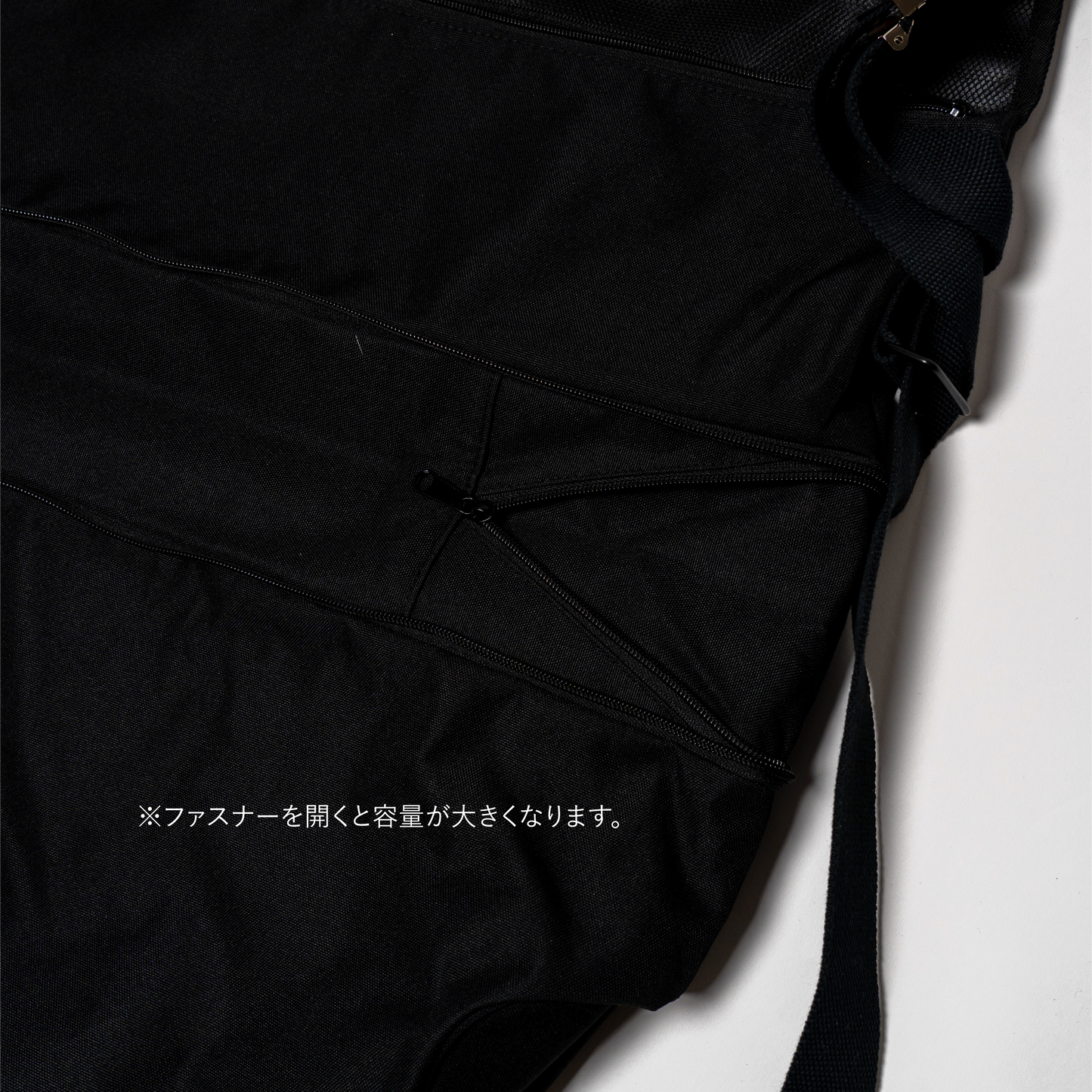 GACHA LARGE BAG　(BLACK)