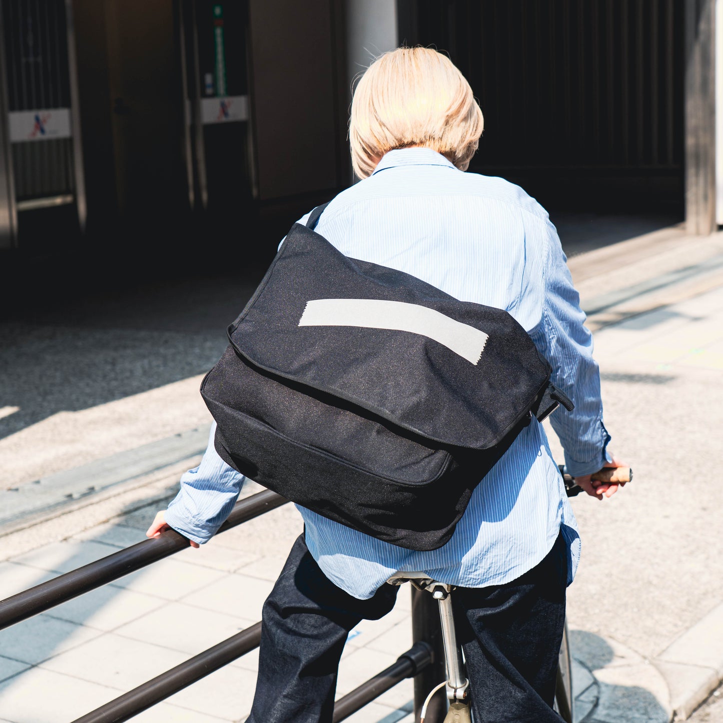 GACHA LARGE BAG　(BLACK)