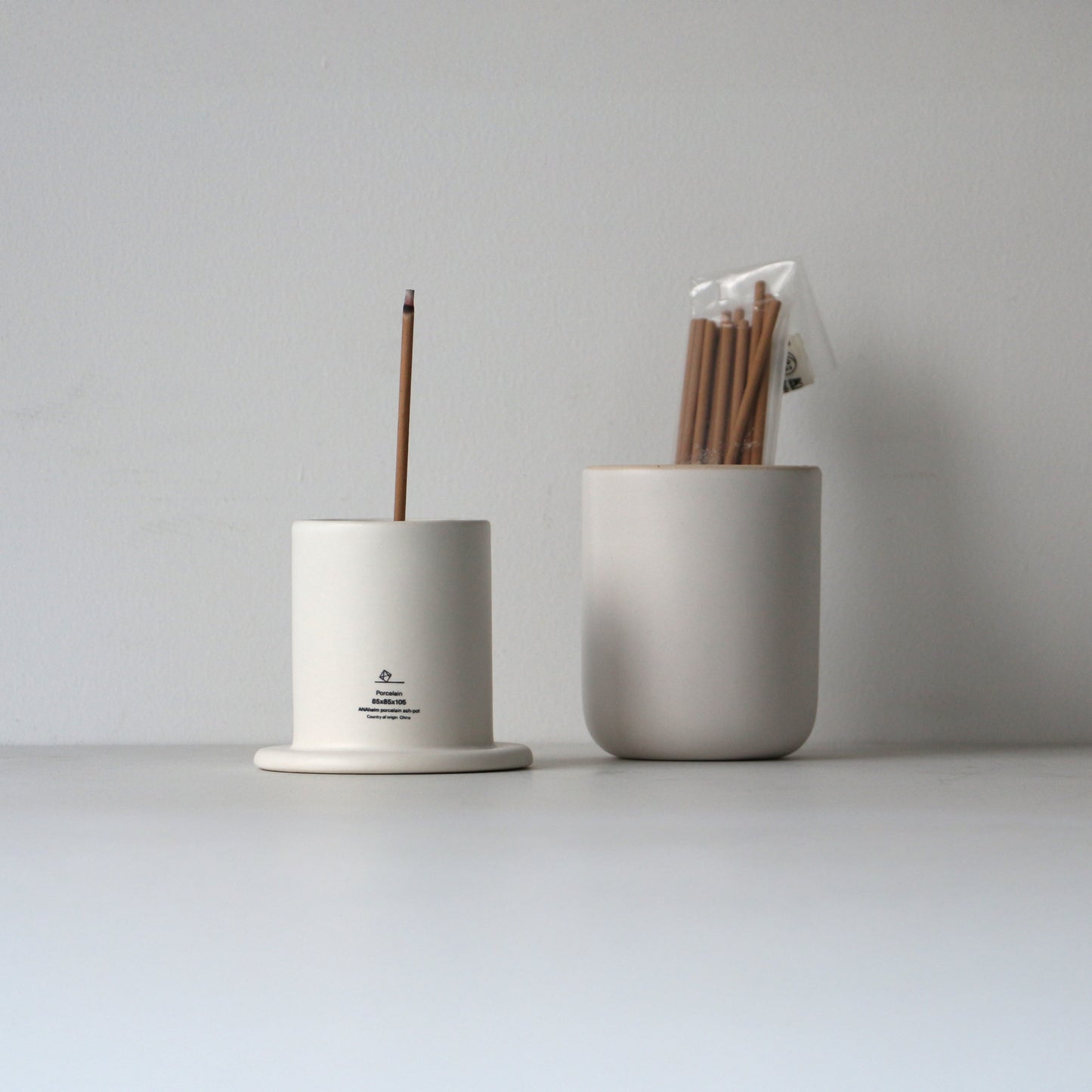ANAheim Porcelain Ash-Pot "Ivory"